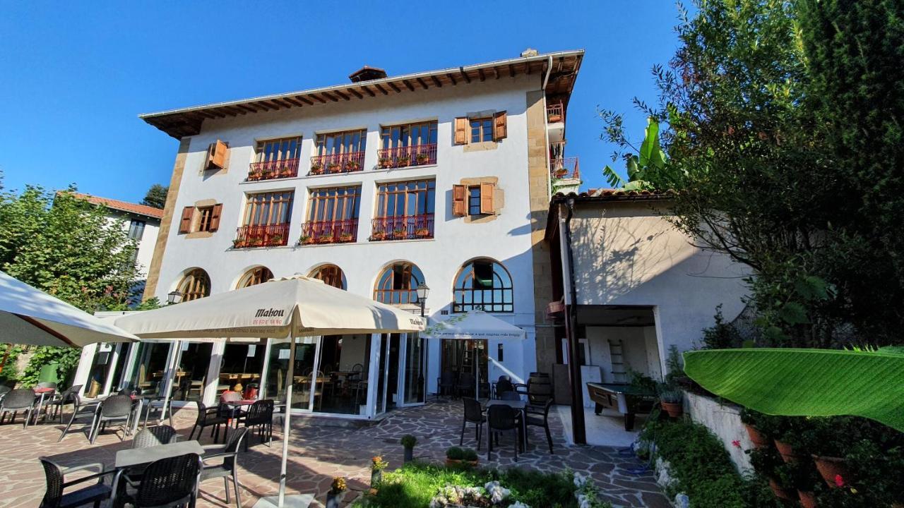 Hostal Ansonea Bera  Buitenkant foto