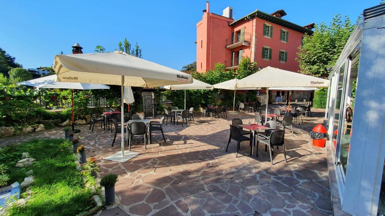Hostal Ansonea Bera  Buitenkant foto