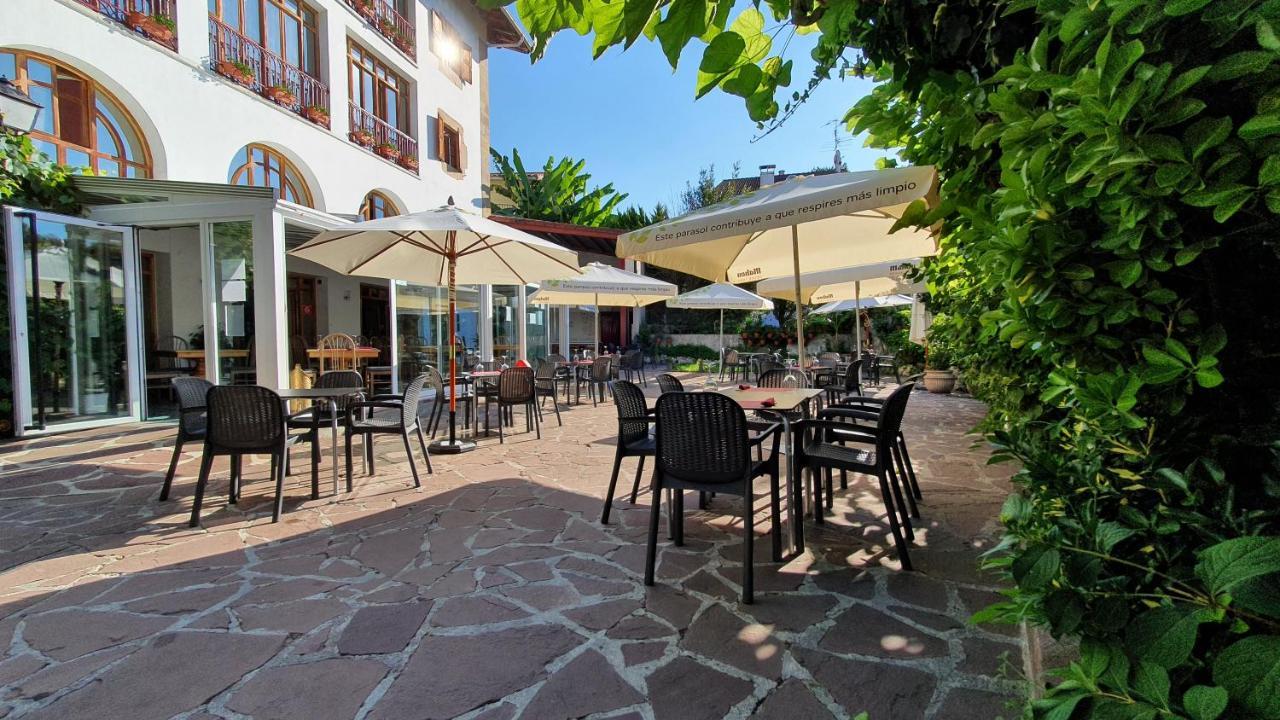 Hostal Ansonea Bera  Buitenkant foto