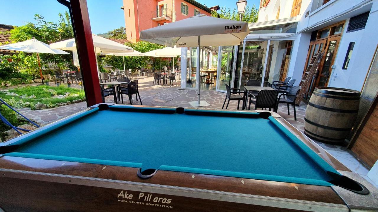 Hostal Ansonea Bera  Buitenkant foto