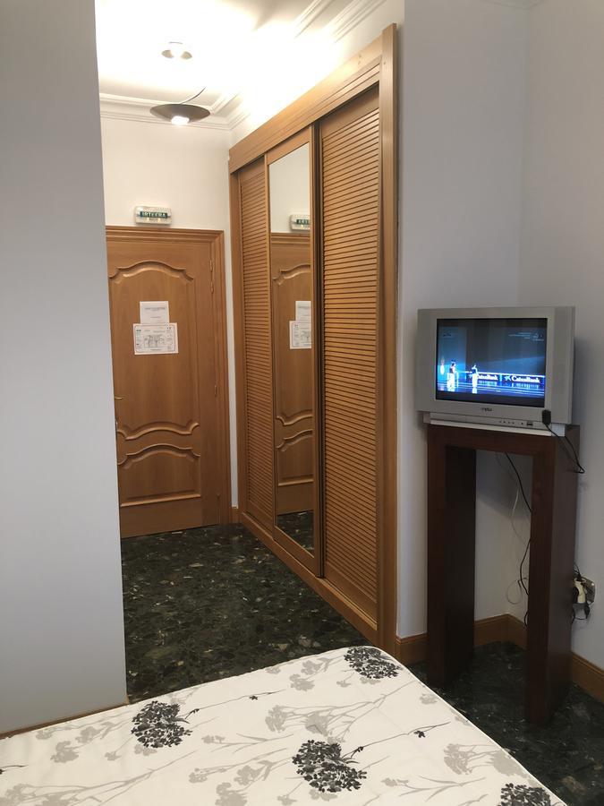 Hostal Ansonea Bera  Buitenkant foto