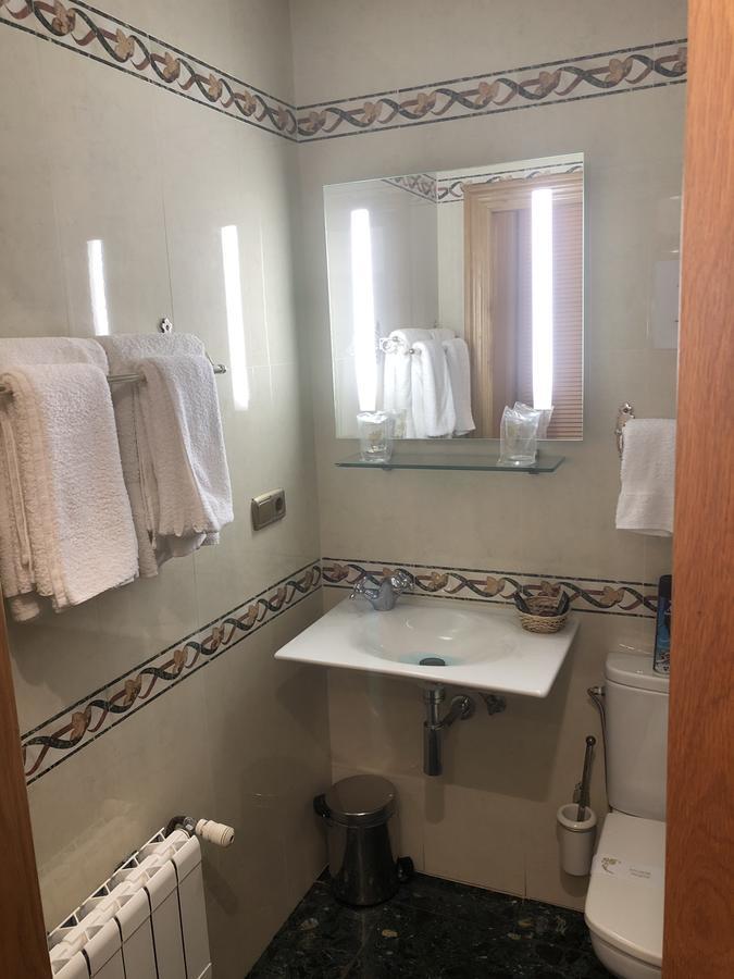 Hostal Ansonea Bera  Buitenkant foto