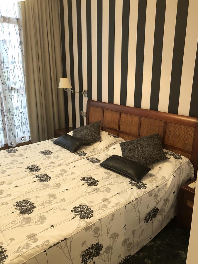 Hostal Ansonea Bera  Buitenkant foto