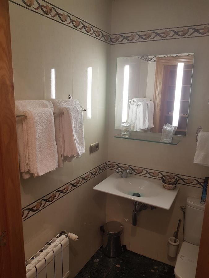 Hostal Ansonea Bera  Buitenkant foto