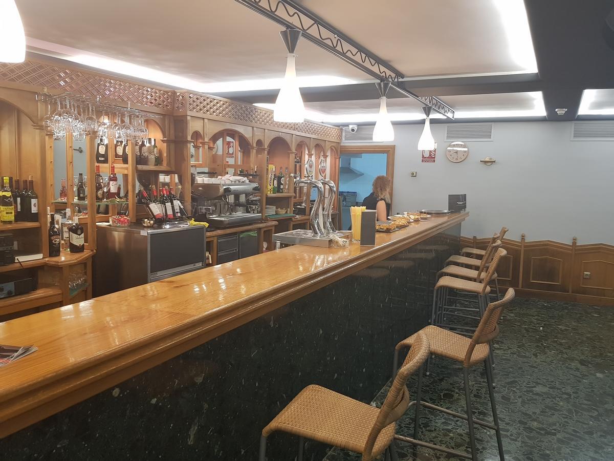 Hostal Ansonea Bera  Buitenkant foto